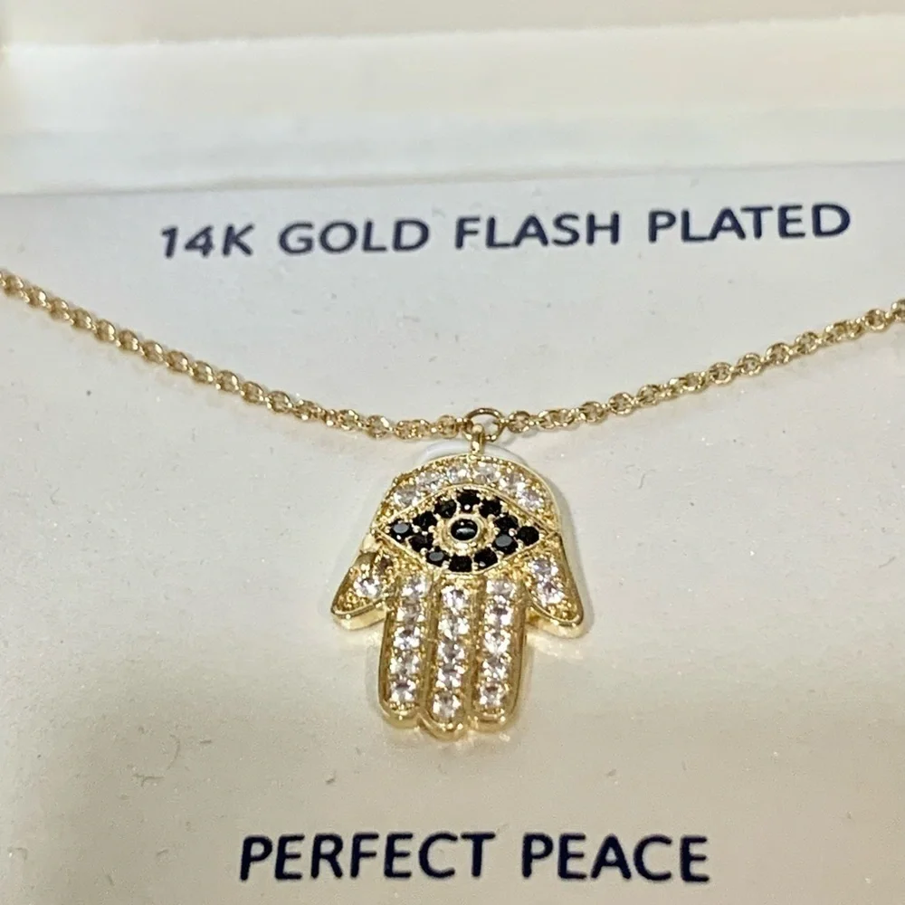 NWT gratitude and grace Hamsa necklace gold 💎💍❤️
